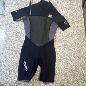 HO Watersports neoprene wetsuit spring shorty women’s size 8 worn only once
